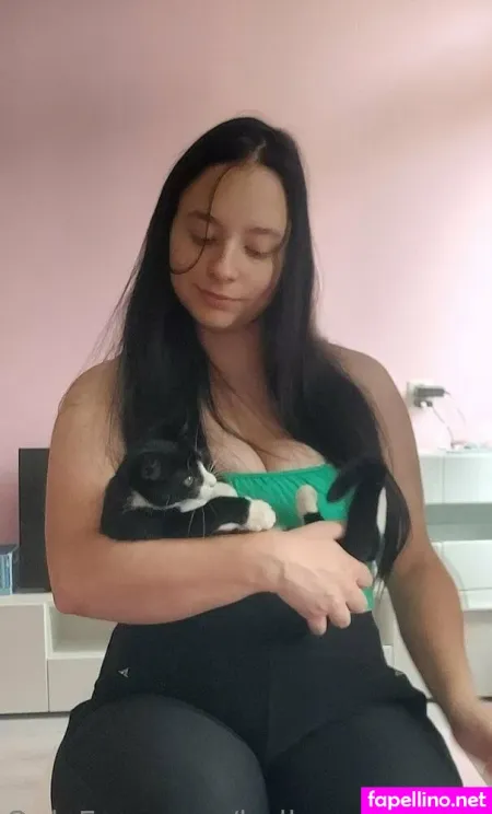 Bella Polar Bear OnlyFans Thumbnail #6ai9KlddS1