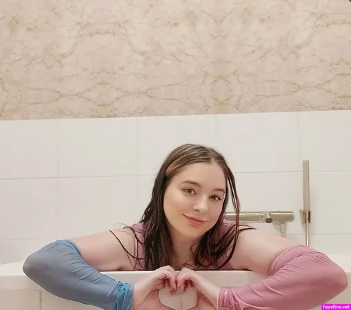 Bella Polar Bear OnlyFans Thumbnail #uGYda2Wvk3