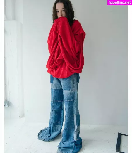 Bella Ramsey OnlyFans Thumbnail #6ZIdFHpaGs