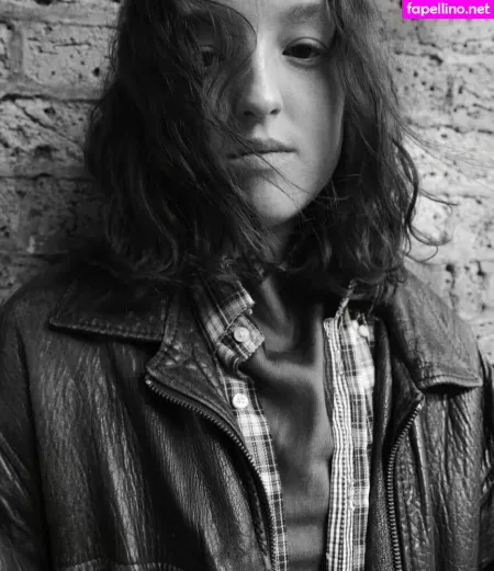 Bella Ramsey OnlyFans Thumbnail #RNbuVnZA50