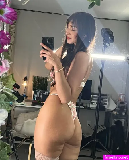 Bella Rolland 1 OnlyFans Thumbnail #mTNDV98zRU