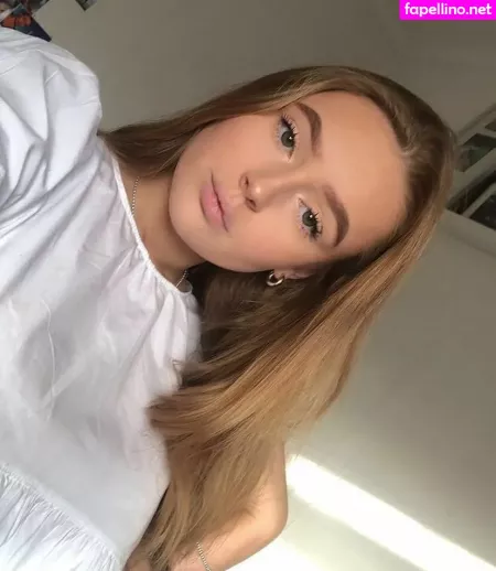 Bella Turner OnlyFans Thumbnail #GqrC6S3lJS