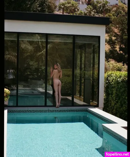 Bella White 1 OnlyFans Thumbnail #tWYVk6IzIA