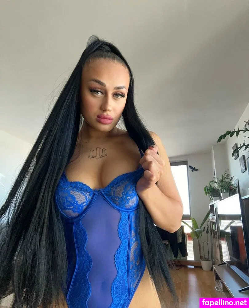 bellaaurora_, bellaauroraa Nude Leaked OnlyFans Photo #1yIWlmH9Wz
