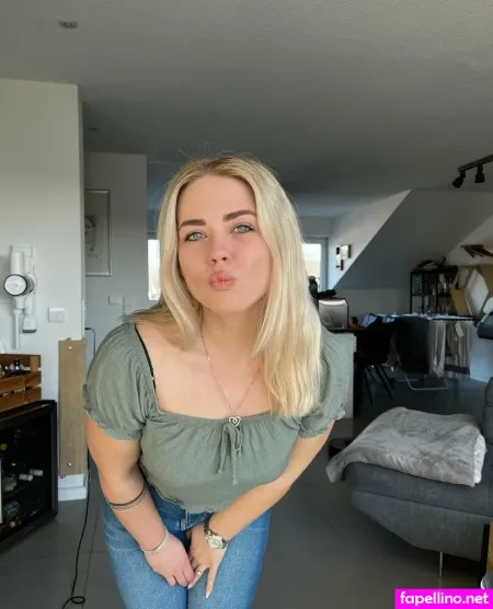 Bellablondofficial OnlyFans Thumbnail #KwXDqG6Adu