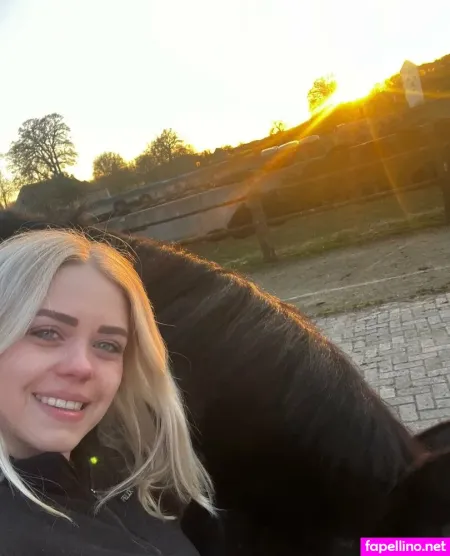 Bellablondofficial OnlyFans Thumbnail #MlvZzQGC9X