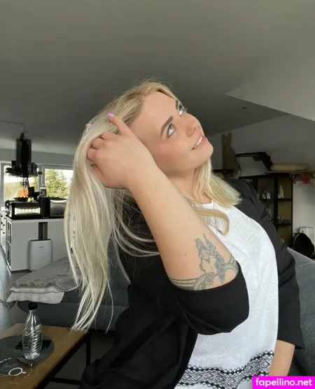 Bellablondofficial OnlyFans Thumbnail #OXfWzwPd4X