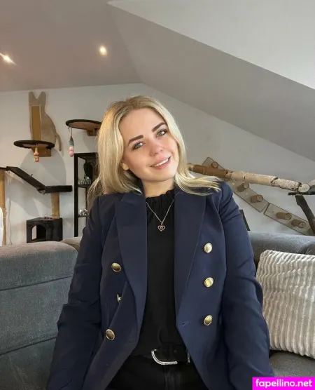 Bellablondofficial OnlyFans Thumbnail #YDfDqFmyyp