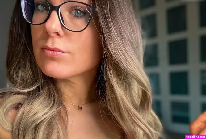 Belladeluxxe OnlyFans Thumbnail #TJIbtZsCeV