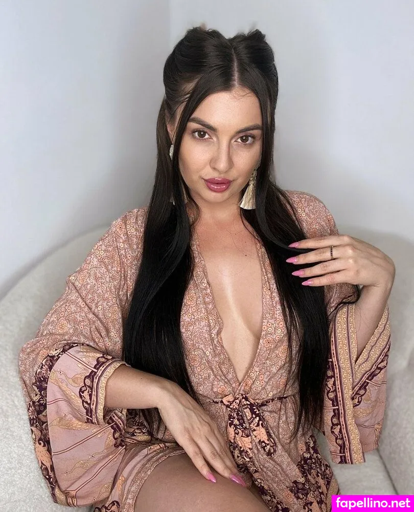 _isabelledyer, belladiablo_foyer Nude Leaked OnlyFans Photo #65FtJl02lz