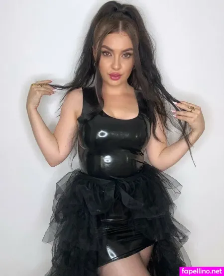Belladiablo Foyer OnlyFans Thumbnail #aPqYwZbEu0