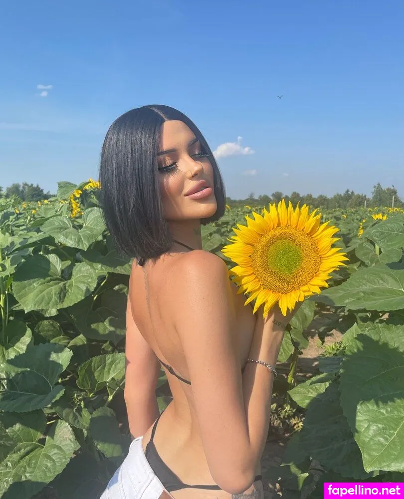 bella.hotx, bellahotx Nude Leaked OnlyFans Photo #LVV3Wu44m4