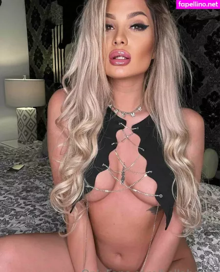 Bellahotxx OnlyFans Thumbnail #QrrRbBRlEQ