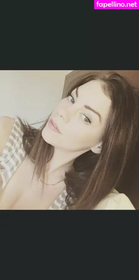 Bellapetitewifey OnlyFans Thumbnail #Nq0iY5wE45