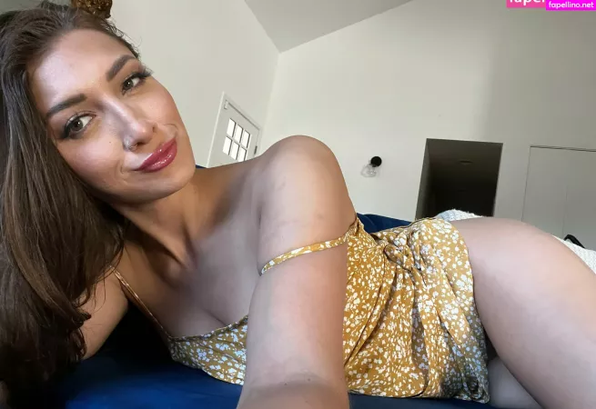 Bellarollandx OnlyFans Thumbnail #MYjaiiWfx8