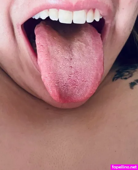 Bellathecat OnlyFans Thumbnail #1GDOwKOw2W