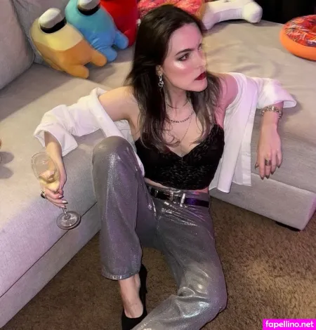 Belle Hendges OnlyFans Thumbnail #M2KYHHgIMs