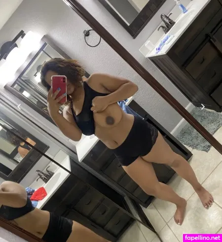 Belle Lanell photo