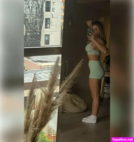 Belle Warren OnlyFans Thumbnail #CjUNwxHr2u