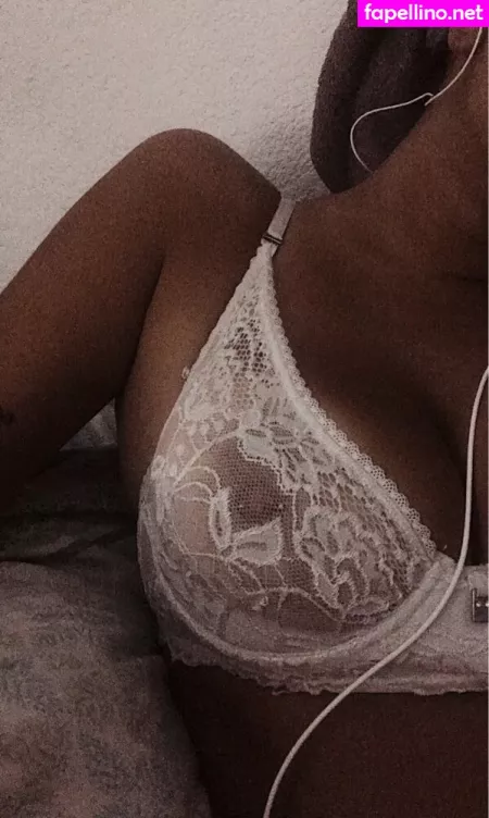 Belonly OnlyFans Thumbnail #poen2SfQ4l