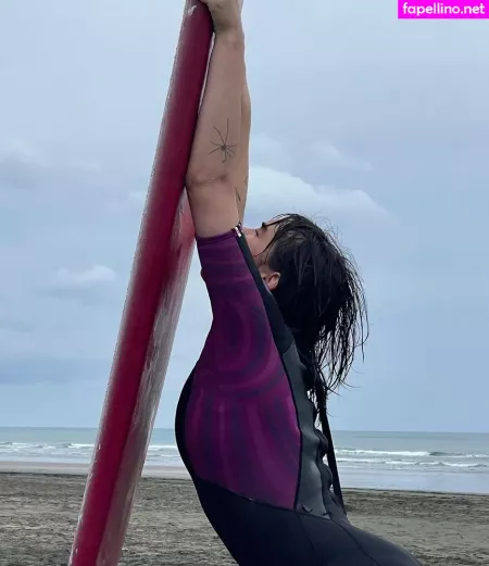 Benee OnlyFans Thumbnail #t2MnxHs9iE