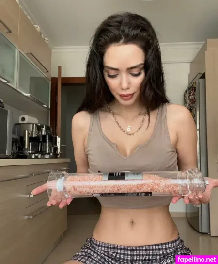 Berna Calanthe OnlyFans Thumbnail #KeuQBlNRR3