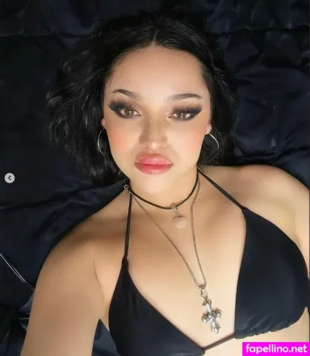 Bernaarose OnlyFans Thumbnail #oobxTPw1zt