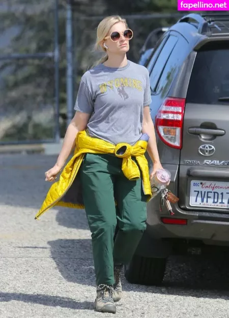 Beth Behrs OnlyFans Thumbnail #AW8UVPrrA5