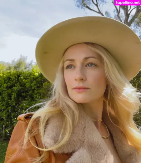 Beth Behrs OnlyFans Thumbnail #IHNUMEr95L