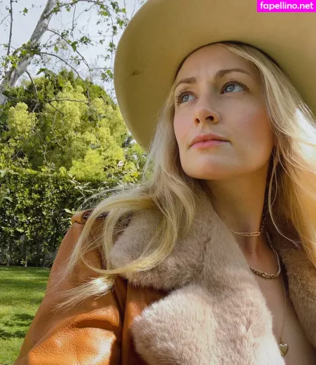 Beth Behrs OnlyFans Thumbnail #o7gWYY2eq5