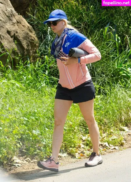 Beth Behrs OnlyFans Thumbnail #qeYxFBG5Yo