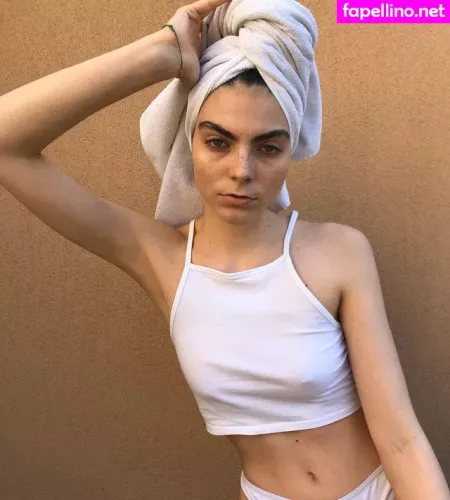 Betti Paksi OnlyFans Thumbnail #PDJWm2OsYW