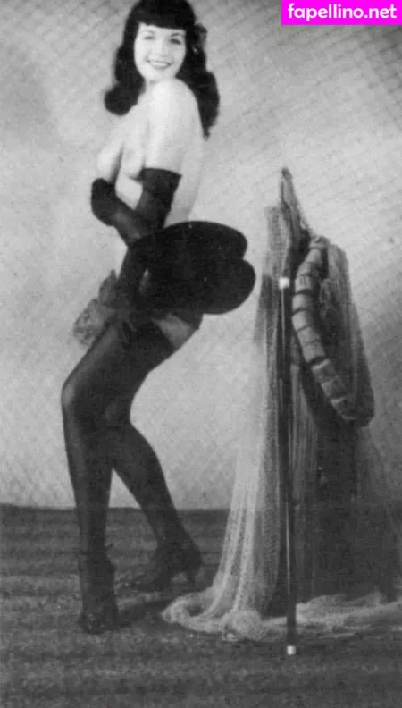 Bettie Page OnlyFans Thumbnail #DjLOuSh9zg