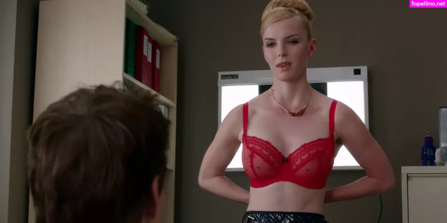 Betty Gilpin OnlyFans Thumbnail #YRAZls2WIB