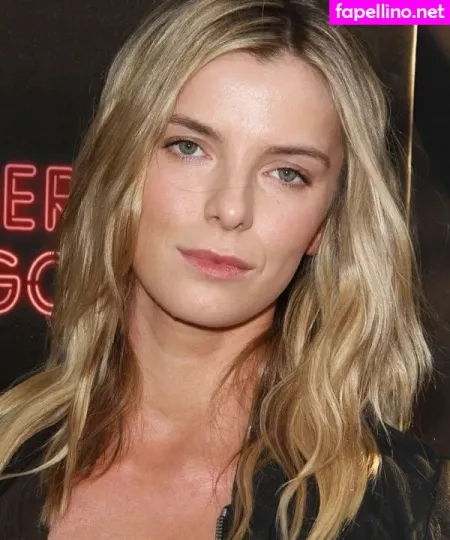 Betty Gilpin OnlyFans Thumbnail #fYM1VwaDBq