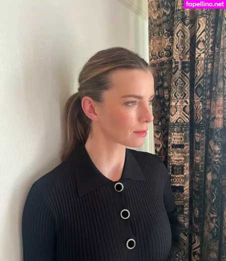 Betty Gilpin OnlyFans Thumbnail #oKIn1Sto0a