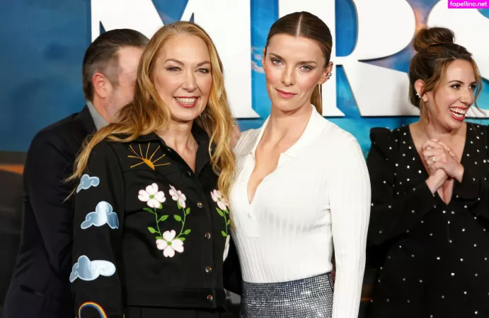 Betty Gilpin OnlyFans Thumbnail #xGjhqfVu4C