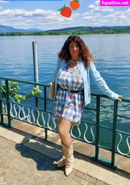 Betty Larouge OnlyFans Thumbnail #4Q3I8UofCB