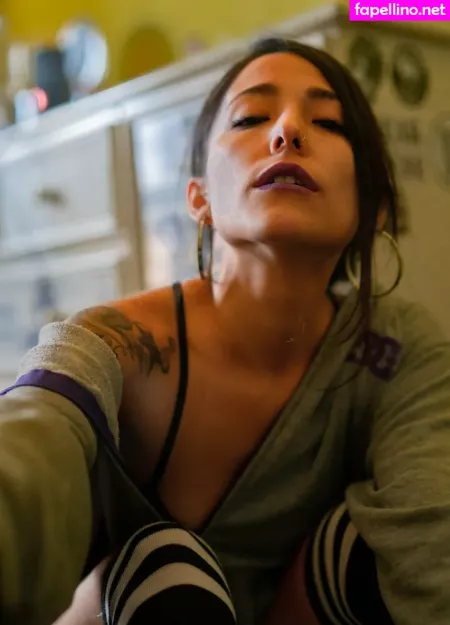 Bia Miyuki OnlyFans Thumbnail #2NYWrC95ra