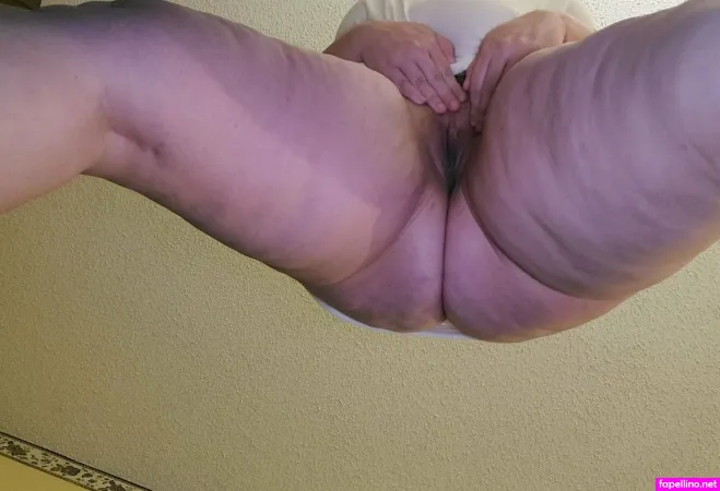 Big Titty Mama Vip OnlyFans Thumbnail #Ef5ZgRLSd9
