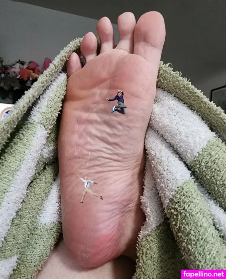 Bigbeautifulfeets OnlyFans Thumbnail #3Il72OQzmi