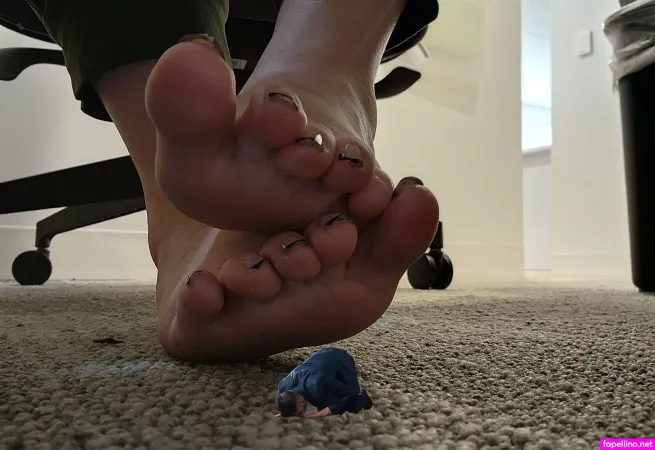 Bigbeautifulfeets OnlyFans Thumbnail #aseIRxNxBb