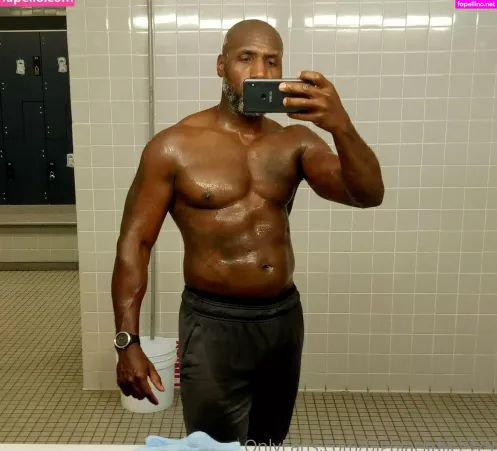 Bigblackdik1979 OnlyFans Thumbnail #odfmJPFEpe