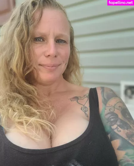 Bigbootymandyj1981 OnlyFans Thumbnail #0dfVyMYckt