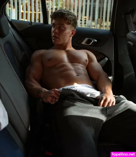 Bigbulgetom OnlyFans Thumbnail #4riZKFfA00