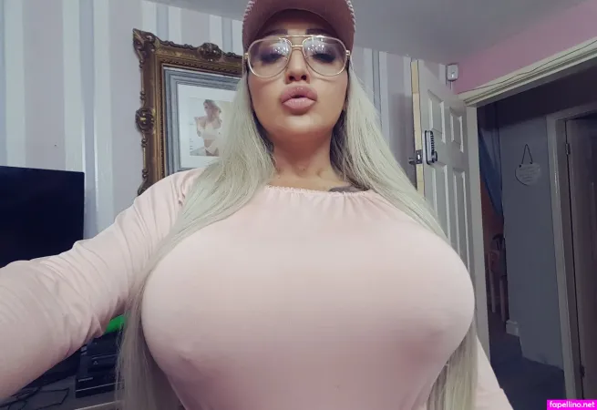 Bigbustyblondeuk OnlyFans Thumbnail #gAfQ5mdElk