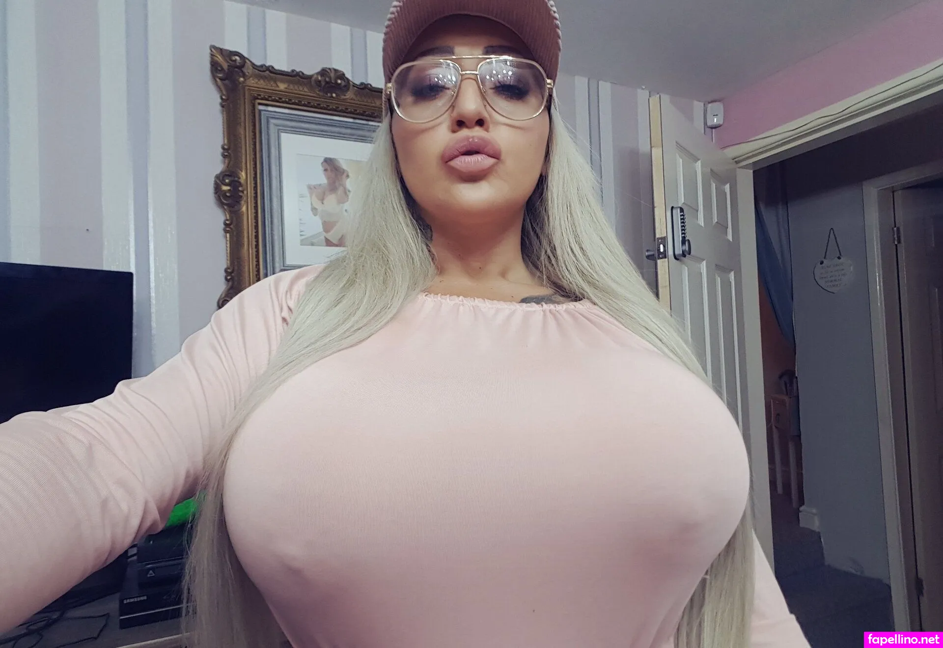 bigbustyblondeuk, birfbugatti_tyg Nude Leaked OnlyFans Photo #gAfQ5mdElk