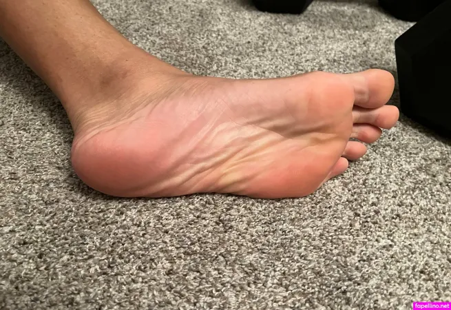 Bigfeet88 OnlyFans Thumbnail #CYQEjzTPjd