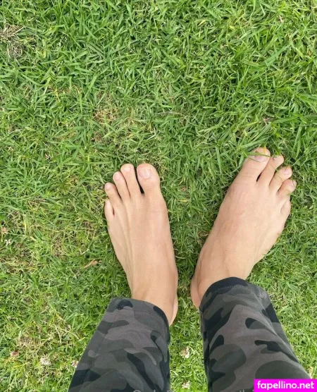 Bigfeet88 OnlyFans Thumbnail #FHcHxDa0Pb