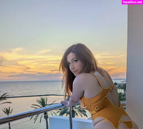 Biglyds Lydia 1 OnlyFans Thumbnail #OL8QXBa8WP